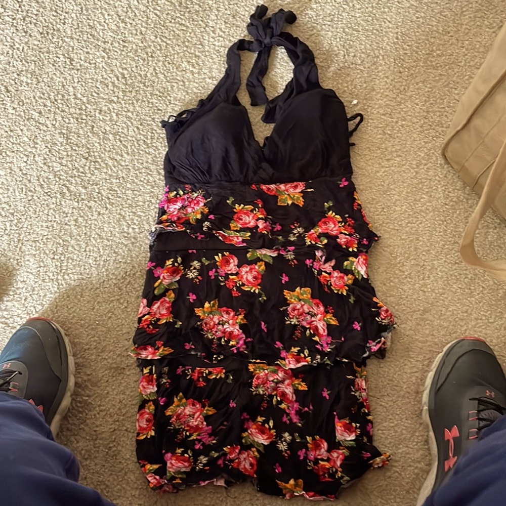 Halter top summer dress size small black floral